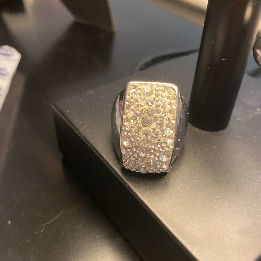 Beautiful statement ring - Picture 3 of 4